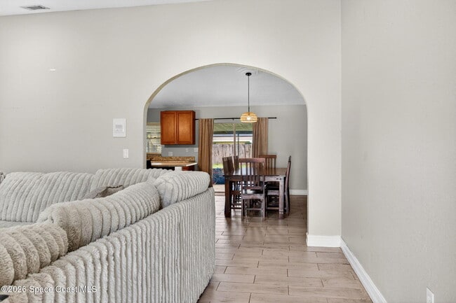 Building Photo - 377 Emerson Dr NW