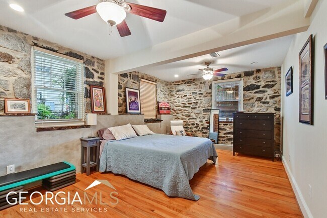 Building Photo - 841 Argonne Ave NE