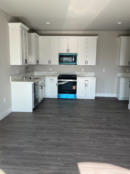 Building Photo - 5306 Hawkwatch Ln