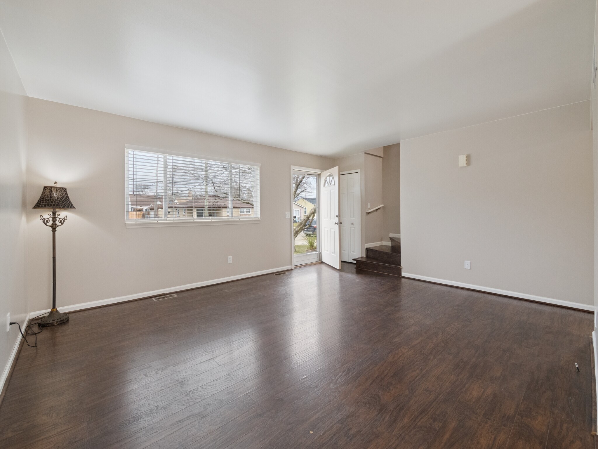 Living room - 8204 Toepfer Rd
