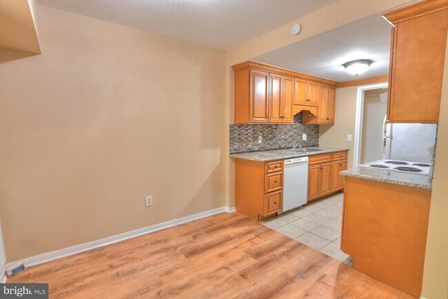 Building Photo - 11629 Stoneview Square