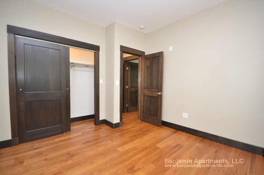 Building Photo - 46 Creighton St