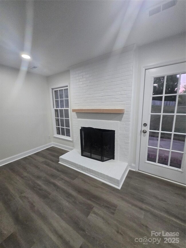 Building Photo - 10423 Queensmead Cir