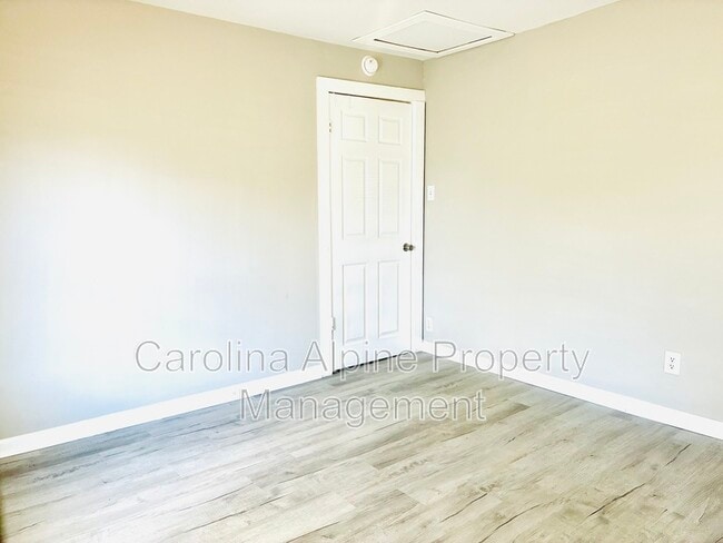 Building Photo - 1518 Hollyleaf Ave
