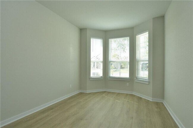 Building Photo - 145 High Plains Dr