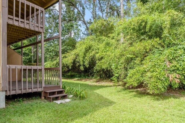 Building Photo - 1557 Live Oak Dr
