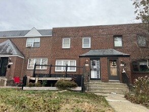 Building Photo - Stunning 3-Bedroom Townhome in Overbrook Park with Finished Basement! Available mid-March!
