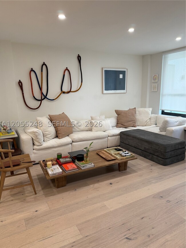 Building Photo - 10185 Collins 822