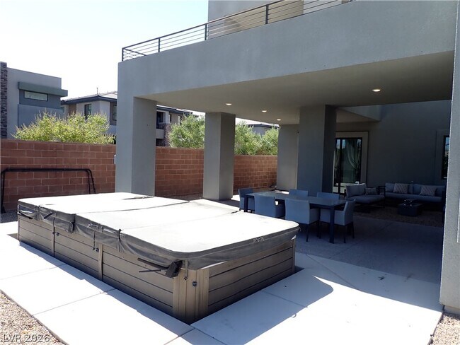 Building Photo - 10226 Jade Gardens Dr