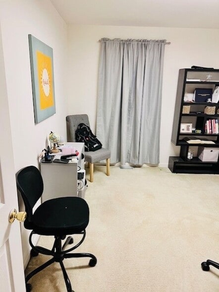 Building Photo - 1919 Cloverdale Way