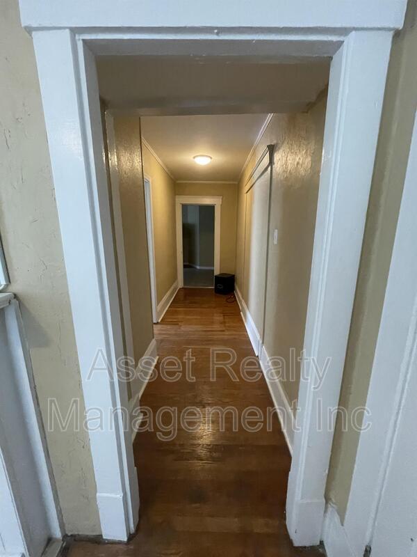 Building Photo - 629 Watauga Ave