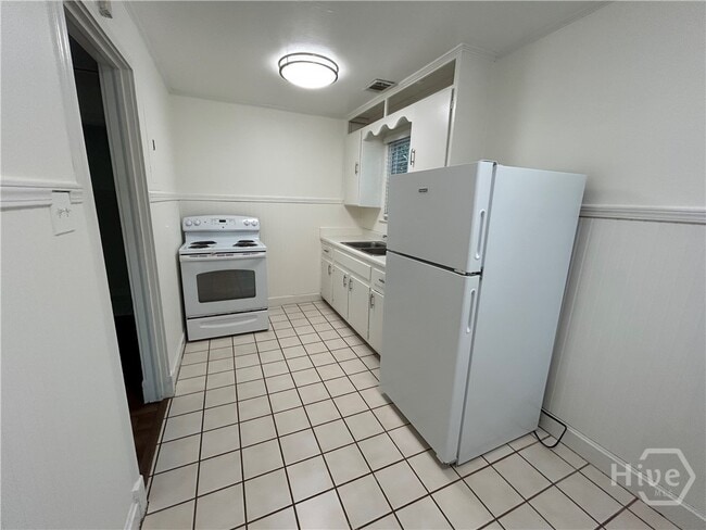 Building Photo - 1506 E 50th St