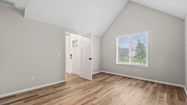 Building Photo - 7117 Country Hill Dr