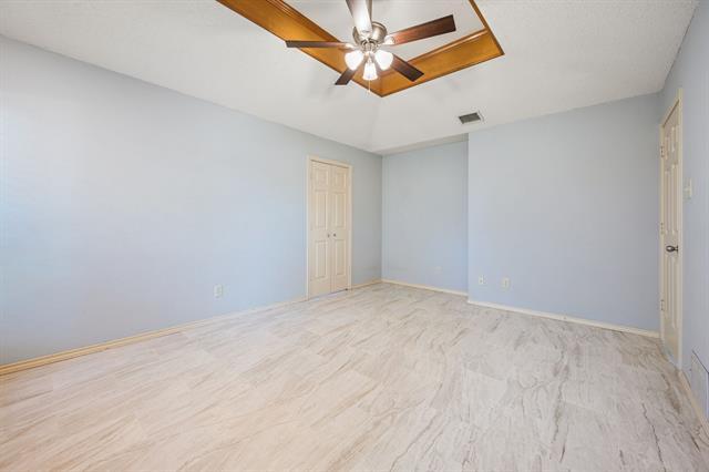 Building Photo - 4203 Meadow Ridge Dr