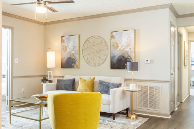 Building Photo - Fountain Brook