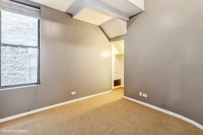 Building Photo - 1244 N Wolcott Ave