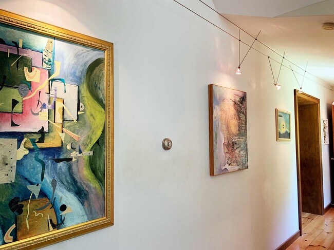 Building Photo - 74 Hilltop Rd