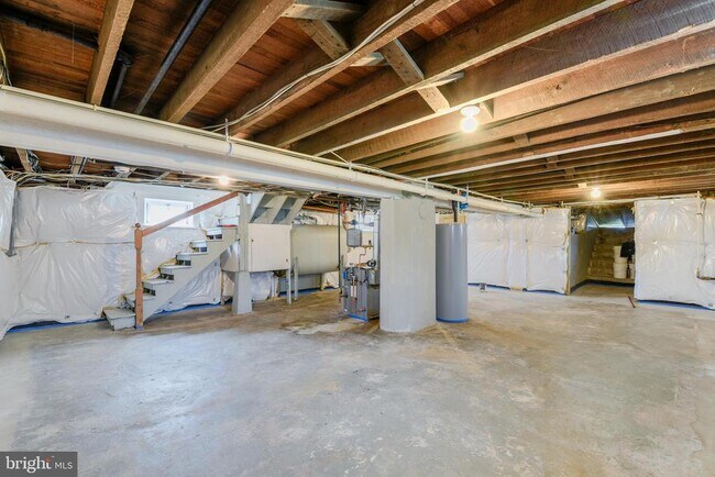 Building Photo - 512 N Farm Crossing Rd