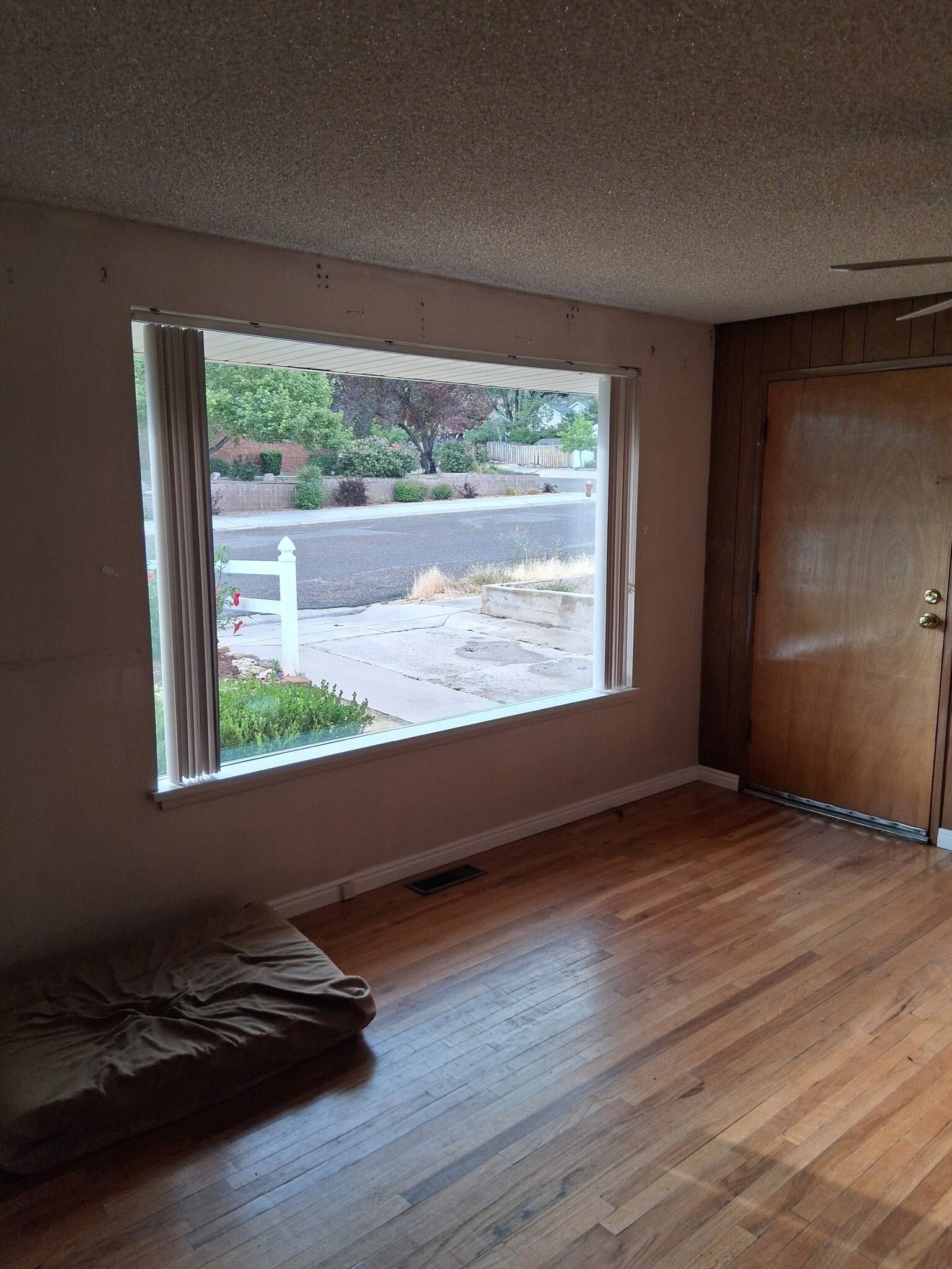 Building Photo - 506 S 75 E