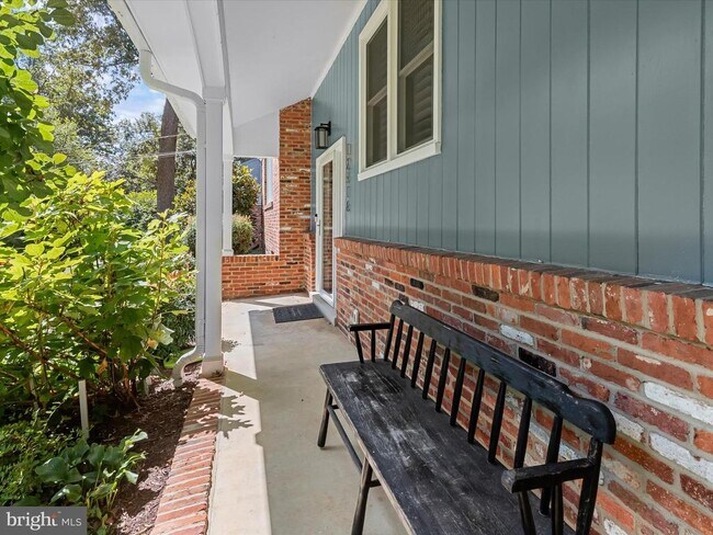 Building Photo - 12516 Two Farm Dr