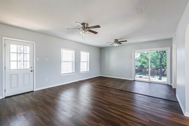 Building Photo - 5922 Fairdale Ln