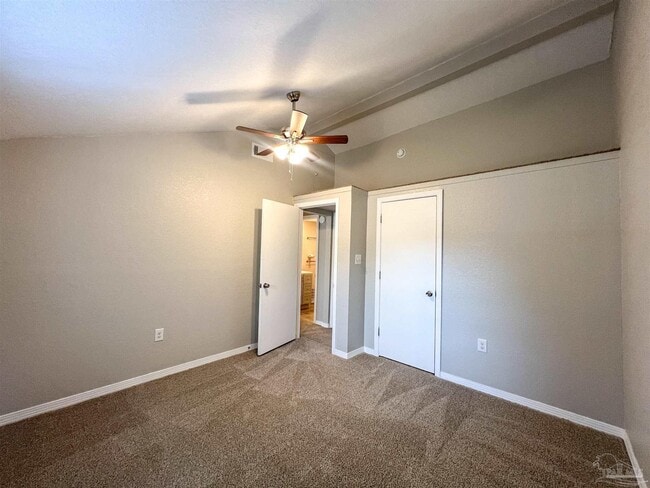 Building Photo - 2265 Klinger St
