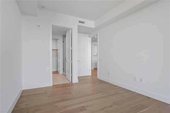 Building Photo - 2425 Peachtree Rd NE
