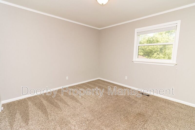 Building Photo - 1345 Cenora Ln