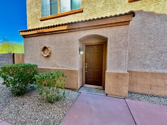 Building Photo - 3018 W Sands Dr