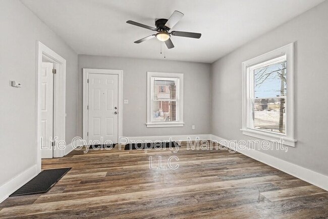 Building Photo - 507 Eastern Ave NE