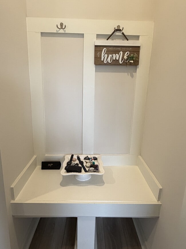 Building Photo - 213 Tartan Dr