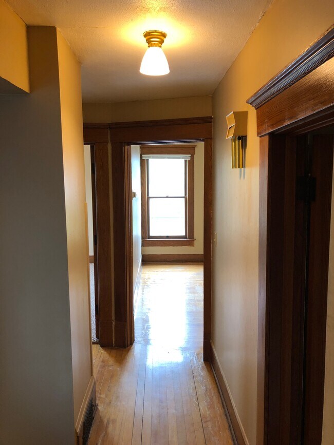 Building Photo - 1016 3rd Ave