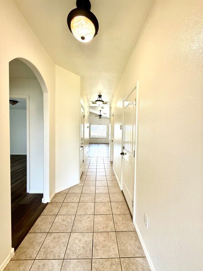 Building Photo - Owasso Schools/ 3bd 2Ba Huge Yard /Cul-de-Sac