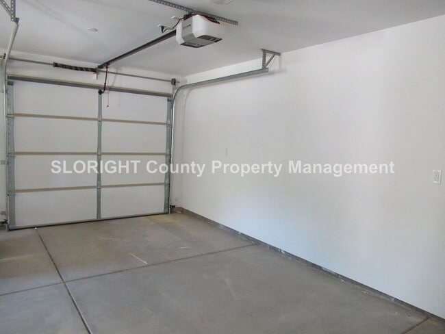 Building Photo - AVAILABLE JANUARY - Downtown SLO Studio with Great Views