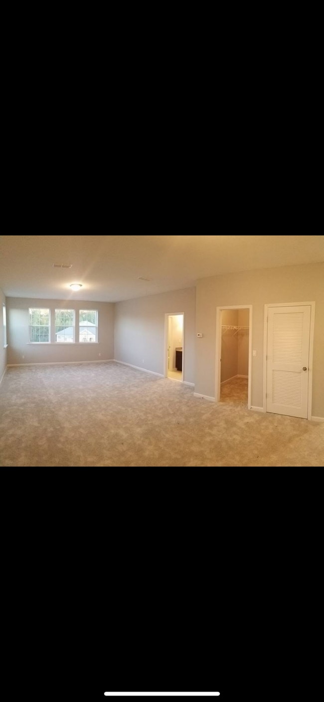 Building Photo - 26 Valley Grove Dr