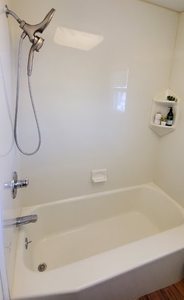 Building Photo - 70 Hobart Pl