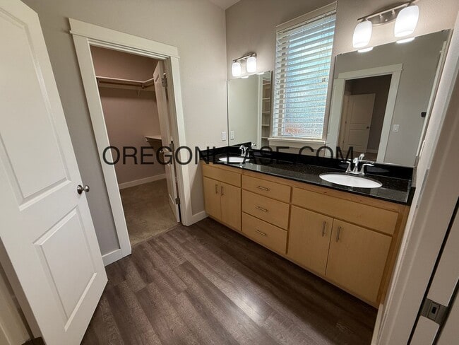 Building Photo - 3bed 2bath Cal Young Area home