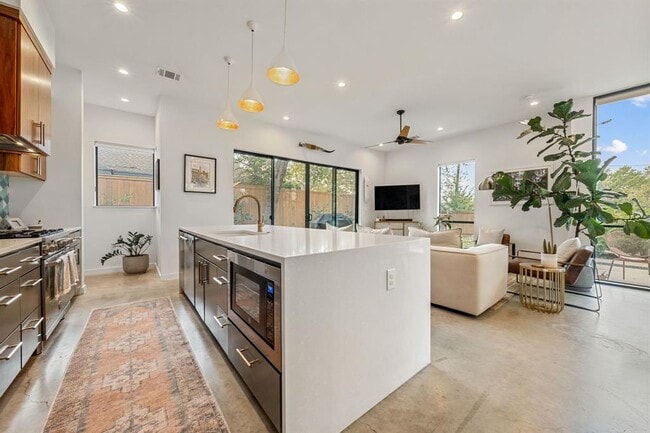 Building Photo - 2509 Durwood St