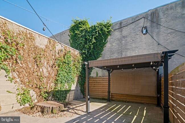 Building Photo - 1865 Frankford Ave