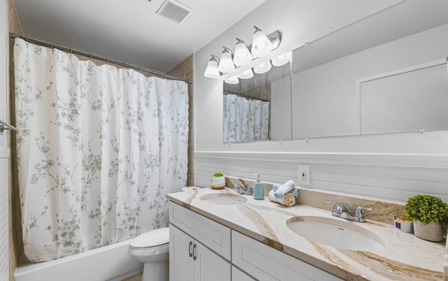 Building Photo - Newly Remodeled and Spacious 3 bedroom 1 b...