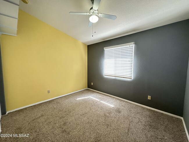 Building Photo - 8673 S Desert Dove Dr
