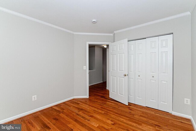 Building Photo - 7877 Dogue Indian Cir