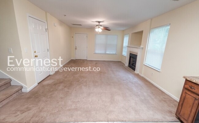 Building Photo - Charming Home with Spacious Garage & Modern Amenities / 3 beds 2 baths / Garage attached / Availa...