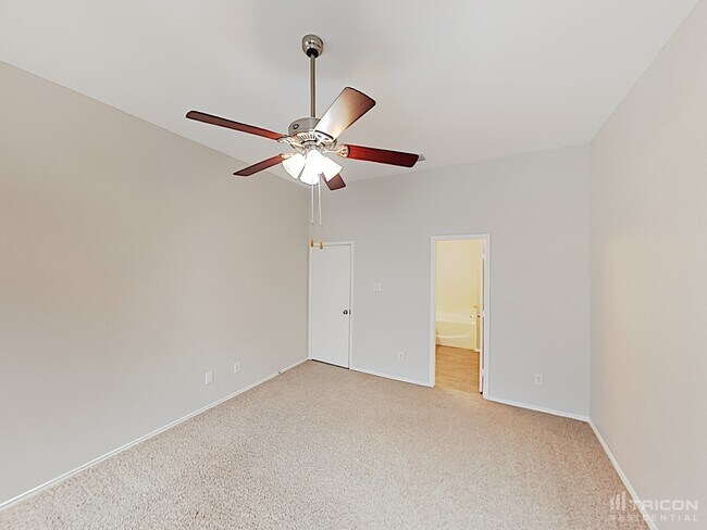 Building Photo - 1701 Bob Dr
