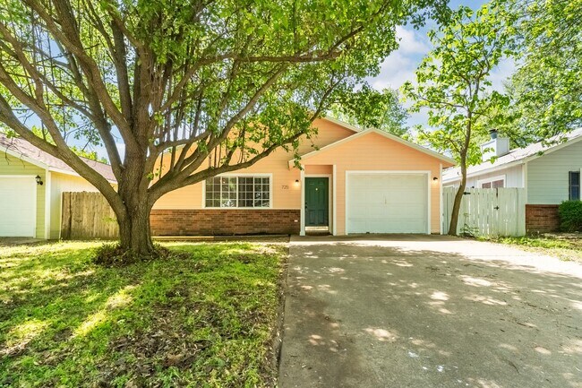 Primary Photo - Charming 2-Bed, 2-Bath Rental: Your Cozy R...