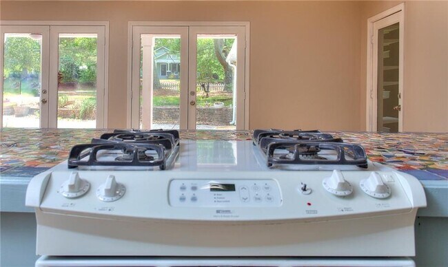 Building Photo - 2067 Brockett Rd