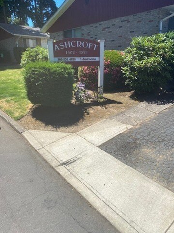 Building Photo - Ash Street Duplexes