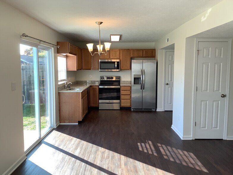 Building Photo - 945 Atmore Pl