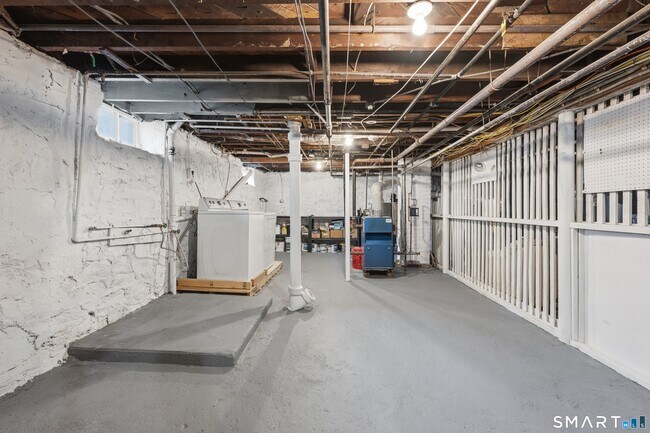 Building Photo - 44 Lorraine Terrace