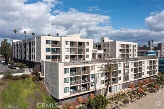 Building Photo - 1140 E Ocean Blvd